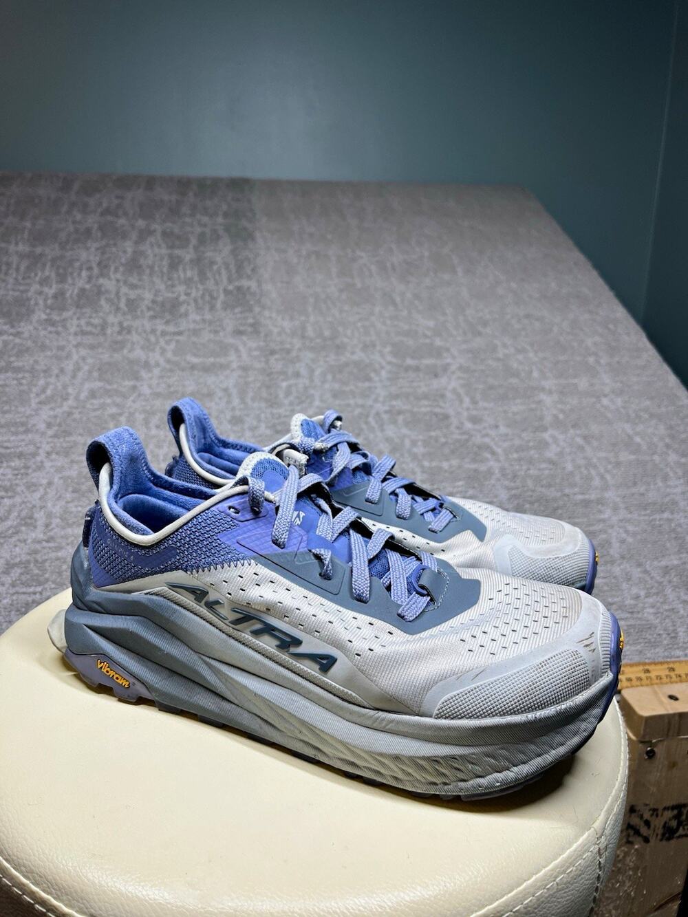 Altra Olympus Womens Trail Running Sneaker Vibram Mesh Gray Purple Blue Size 10